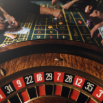 在赌场中保持头脑清醒：如何避免常见的赌博心理误区？-世界杯足球-世界杯赛事-足球策略网